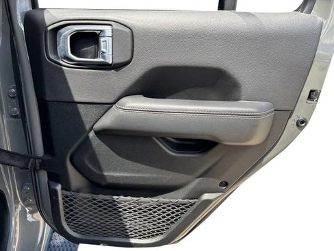 Used 2021 Jeep Wrangler Unlimited Sahara w/ Uconnect 4C Nav & Sound Group AWD/4WD image 25
