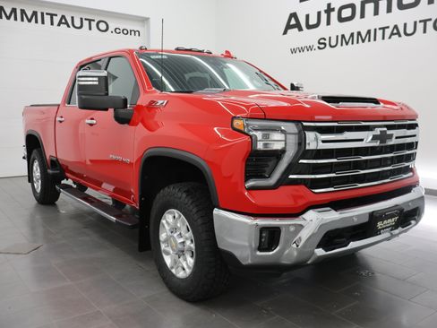 Used 2024 Chevrolet Silverado 2500 LTZ w/ LTZ Plus Package AWD/4WD image 2