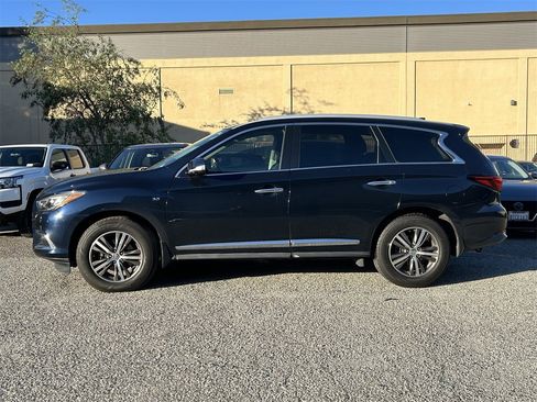 Certified 2019 INFINITI QX60 Luxe w/ Essential Package image 3