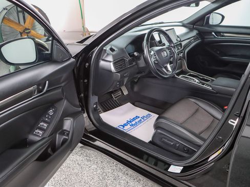 Used 2022 Honda Accord Sport image 3
