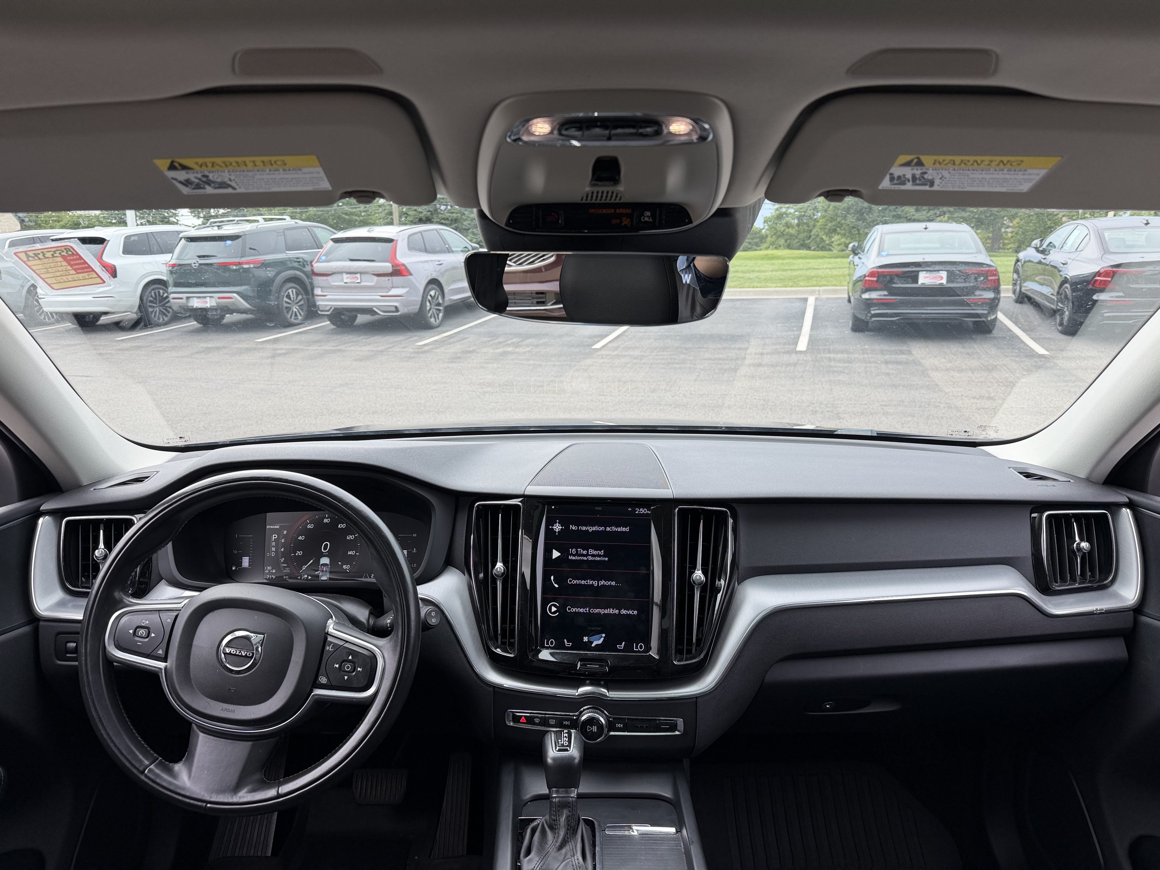Used 2018 Volvo XC60 T5 Momentum w/ Convenience Package AWD/4WD image 9
