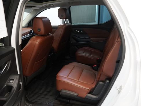 Used 2018 Chevrolet Traverse High Country AWD/4WD image 18