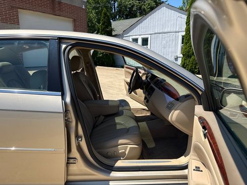 Used 2006 Buick Lucerne CXL w/ Luxury Package FWD image 10