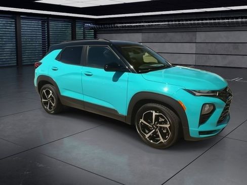 Used 2021 Chevrolet TrailBlazer RS w/ Technology Package image 2