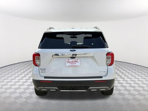Used 2021 Ford Explorer XLT w/ Equipment Group 202A image 16