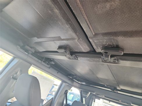 New 2025 Ford Bronco 4-Door image 15