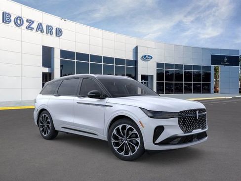 New 2026 Lincoln Nautilus Reserve image 7