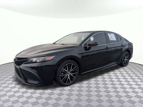 Used 2022 Toyota Camry SE w/ Audio Upgrade Package image 7