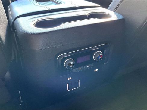 Used 2023 Chevrolet Suburban LT image 17