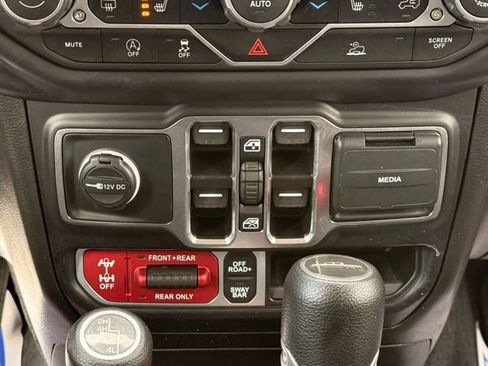 Used 2023 Jeep Gladiator Rubicon w/ Cold Weather Group image 29