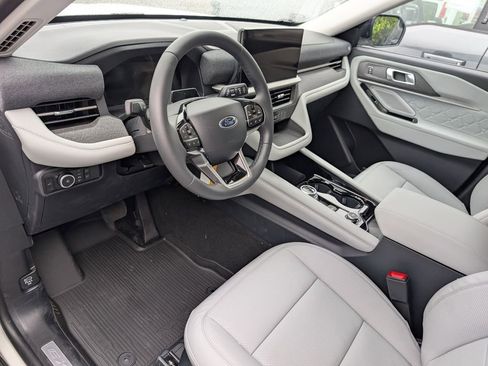 New 2026 Ford Explorer Platinum w/ LUX Leather Package AWD/4WD image 10