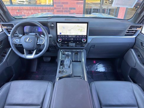 Used 2024 Lexus GX 550 w/ Cold Area Package image 13