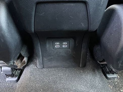 Used 2024 Toyota Prius LE FWD image 17