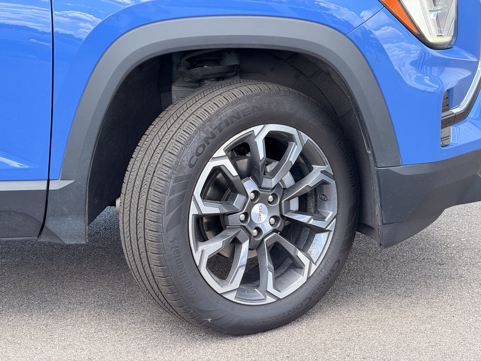 Used 2025 GMC Terrain Elevation w/ Elevation Premium Package AWD/4WD image 5