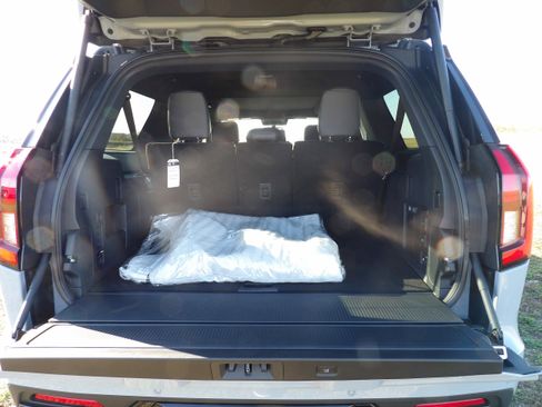 New 2025 Ford Expedition Max Platinum w/ Stealth Performance Package AWD/4WD image 19