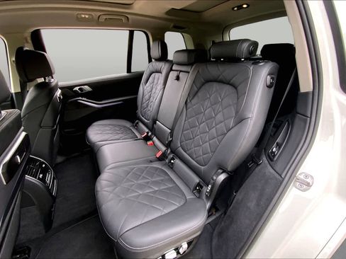 Used 2024 BMW X7 xDrive40i w/ Executive Package AWD/4WD image 19