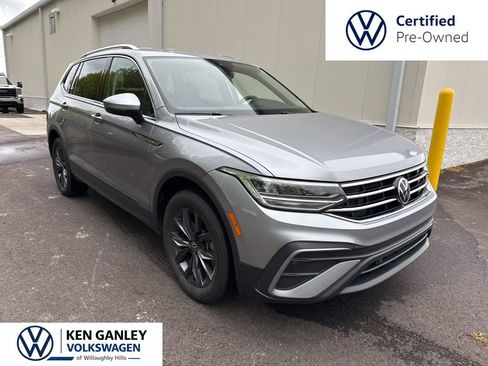 Used 2023 Volkswagen Tiguan SE FWD image 3