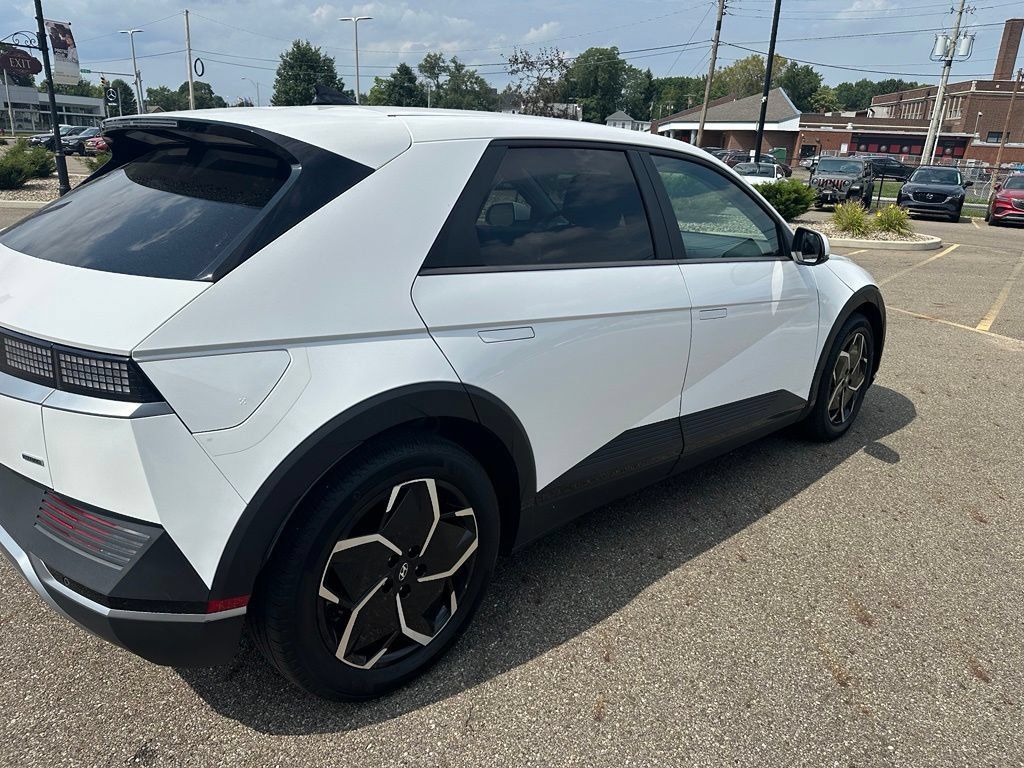 Used 2022 Hyundai Ioniq 5 SE w/ Cargo Package AWD/4WD image 5