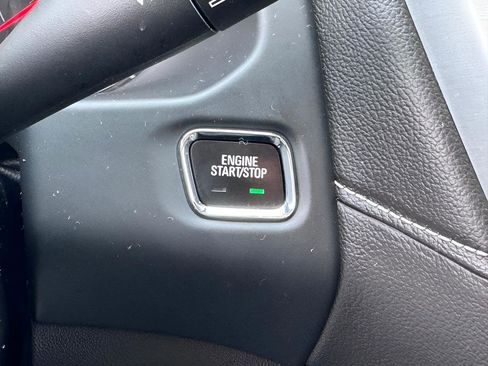 Used 2023 GMC Acadia SLE w/ Driver Convenience Package image 19