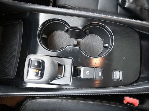 Used 2021 Nissan Rogue SL image 32