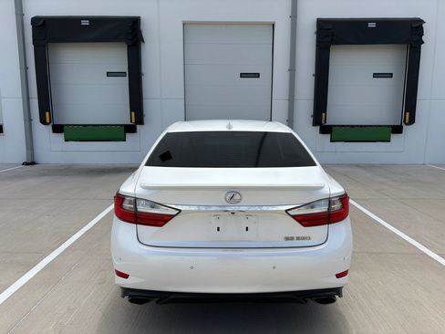 Used 2018 Lexus ES 350 w/ Luxury Package w/Wood Trim FWD image 37
