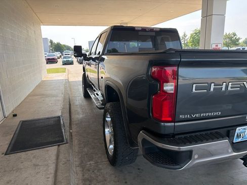 Used 2020 Chevrolet Silverado 2500 LTZ w/ LTZ Texas Edition AWD/4WD image 5