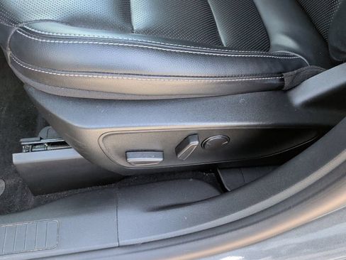 Used 2022 Ford Escape Titanium FWD image 13