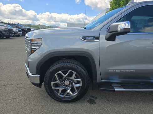 Used 2025 GMC Sierra 1500 SLT w/ SLT Premium Plus Package AWD/4WD image 18
