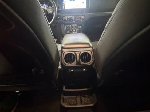Used 2024 Jeep Wrangler Unlimited Rubicon 4xe AWD/4WD image 27