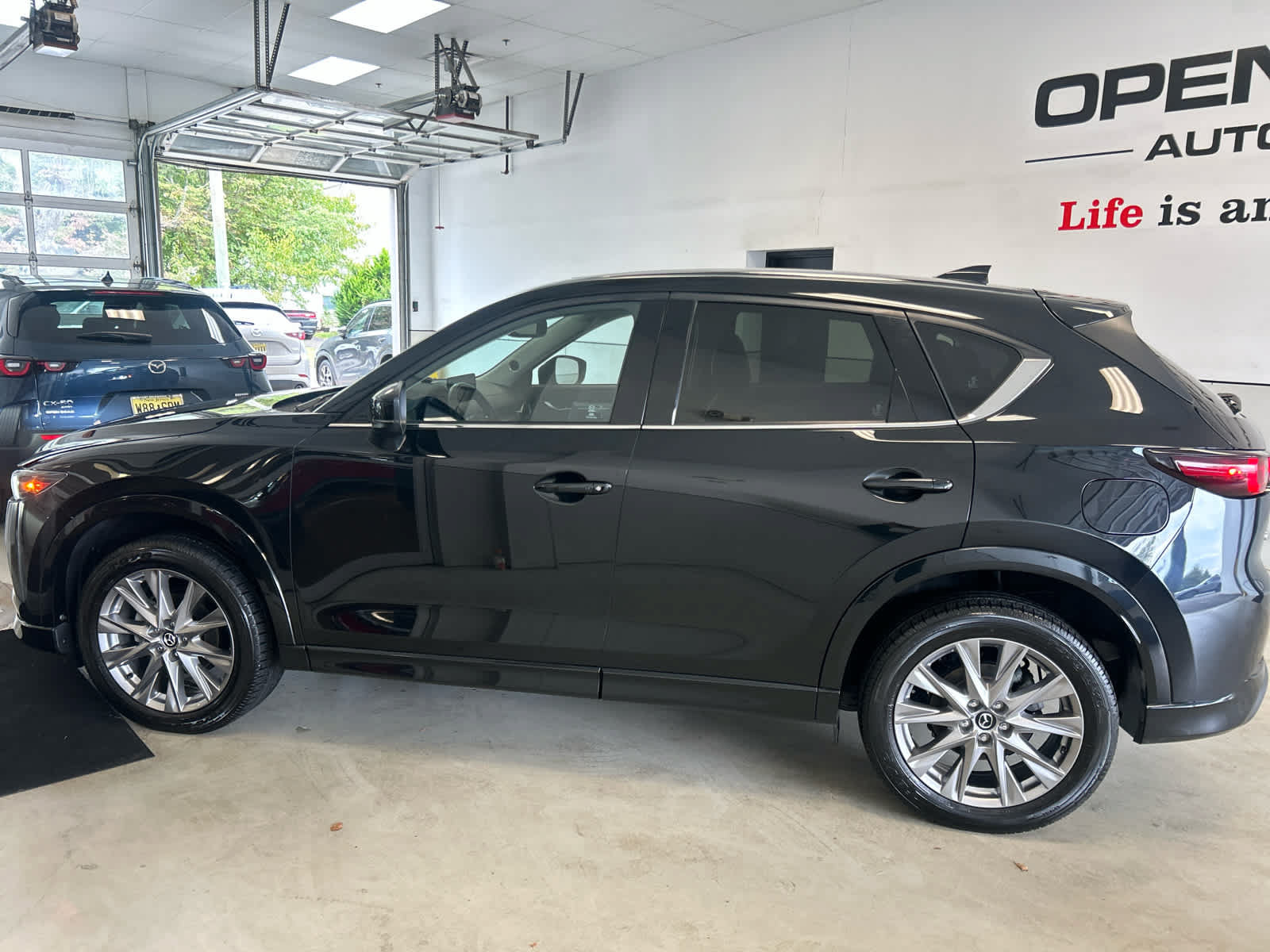 Certified 2024 MAZDA CX-5 AWD 2.5 S w/ Premium Package image 3