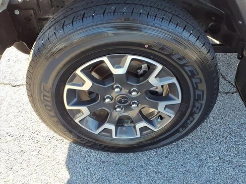 Used 2024 Jeep Gladiator Sport w/ Premium Package image 13