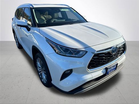Used 2021 Toyota Highlander Platinum image 5