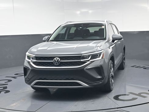 Used 2022 Volkswagen Taos SEL w/ Panoramic Sunroof Package AWD/4WD image 11