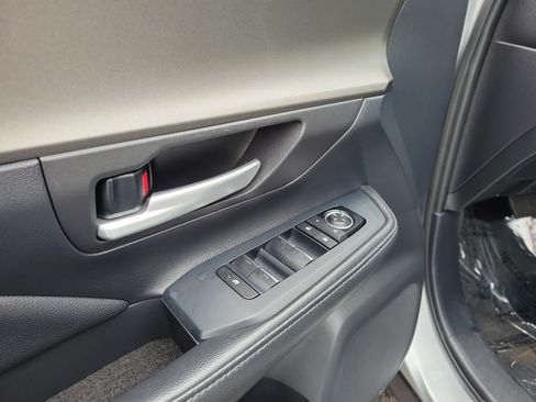 Used 2025 Toyota Grand Highlander FWD image 18