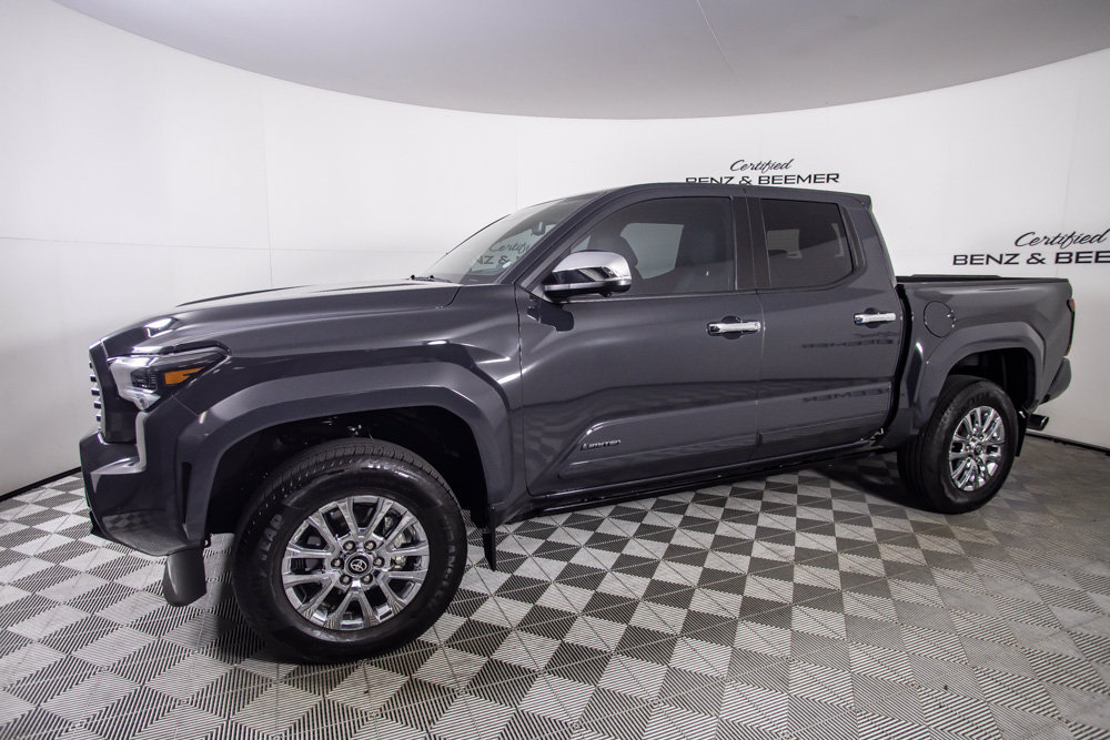 Used 2025 Toyota Tacoma Limited AWD/4WD image 8