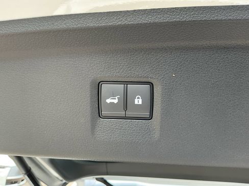 New 2026 INFINITI QX60 Luxe w/ Family Package image 32