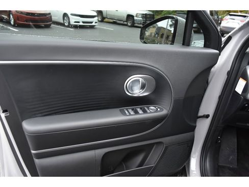 New 2026 Hyundai Ioniq 9 SE image 17