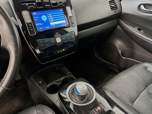 Used 2015 Nissan Leaf SL FWD image 26