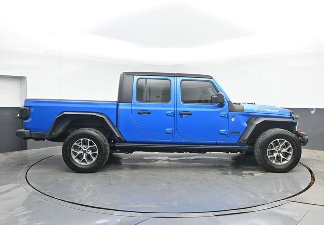 Used 2024 Jeep Gladiator Sport AWD/4WD image 15