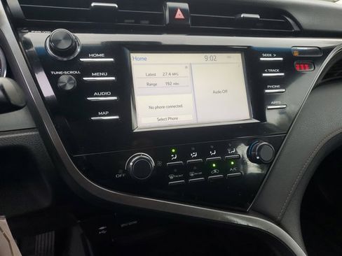 Used 2019 Toyota Camry LE image 23