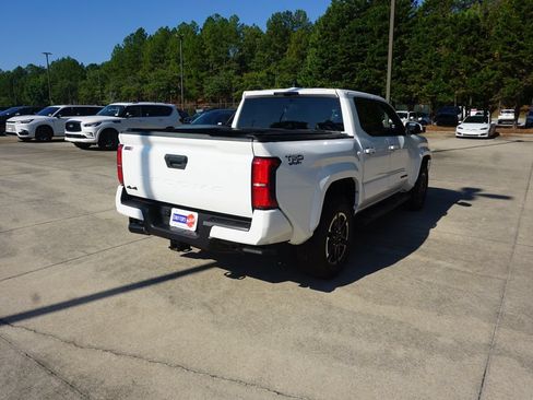 Used 2025 Toyota Tacoma TRD Sport AWD/4WD image 21