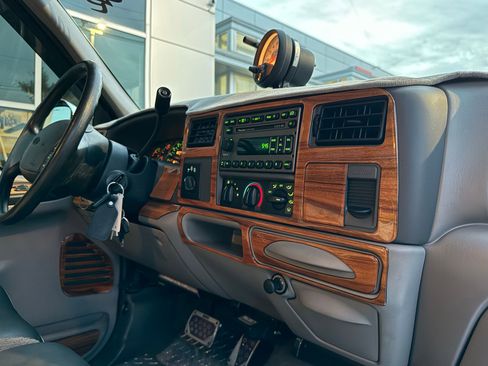 Used 1999 Ford F350 4x4 Crew Cab DRW Super Duty image 25