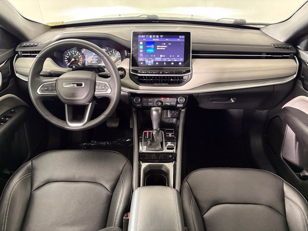 Used 2025 Jeep Compass Limited AWD/4WD image 29