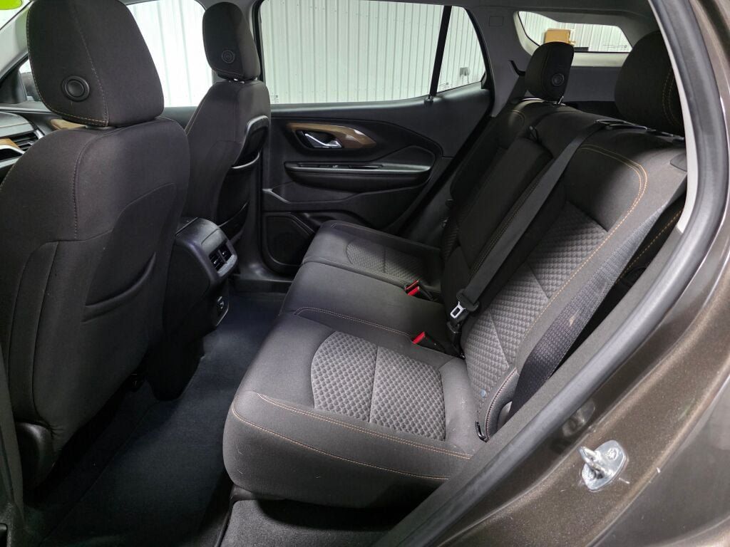 Used 2020 GMC Terrain SLE w/ Driver Convenience Package AWD/4WD image 10