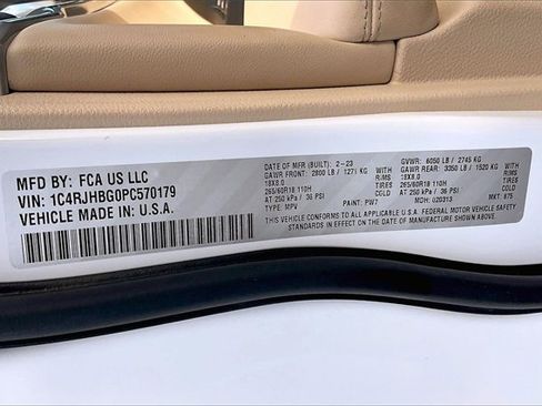 Used 2023 Jeep Grand Cherokee Limited image 35