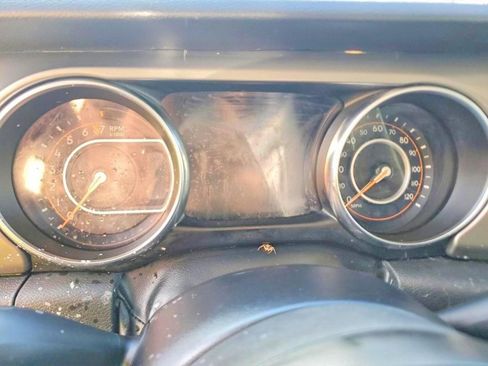 Used 2022 Jeep Gladiator Sport image 8