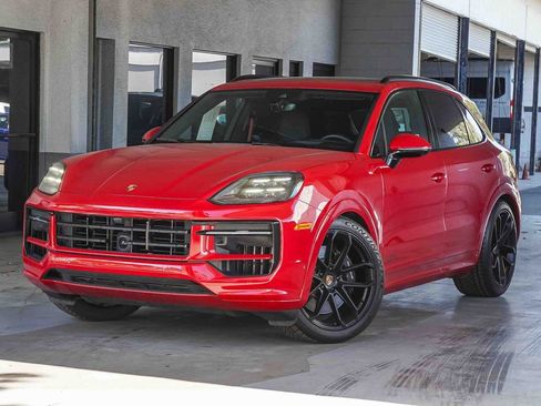 Used 2025 Porsche Cayenne GTS AWD/4WD image 1