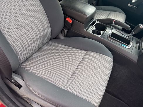 Used 2010 Jeep Grand Cherokee Laredo image 18