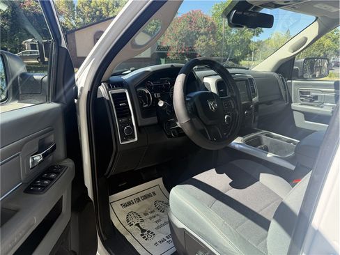 Used 2020 RAM 1500 Classic SLT w/ Luxury Group AWD/4WD image 11