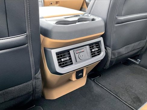 New 2025 Ford F250 Lariat w/ Lariat Ultimate Package image 18